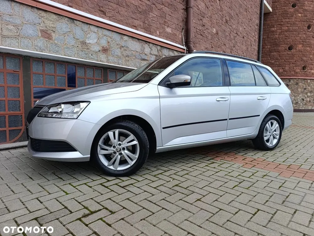 Skoda Fabia 2021 photo 3