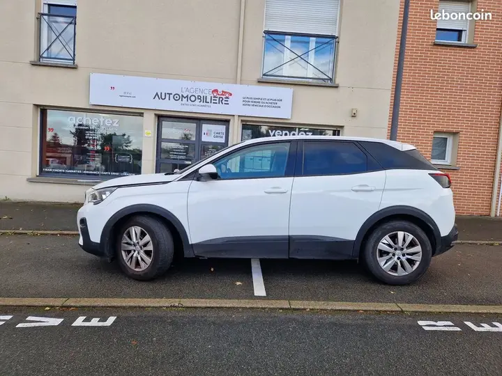 Peugeot 3008 2019 photo 2