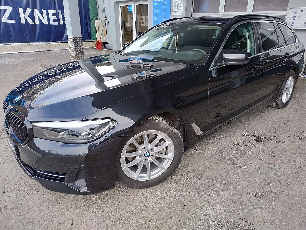 BMW 5 Series 2022 photo 2