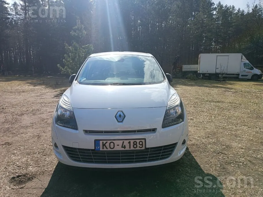 Renault Grand Scenic 2011 photo 2