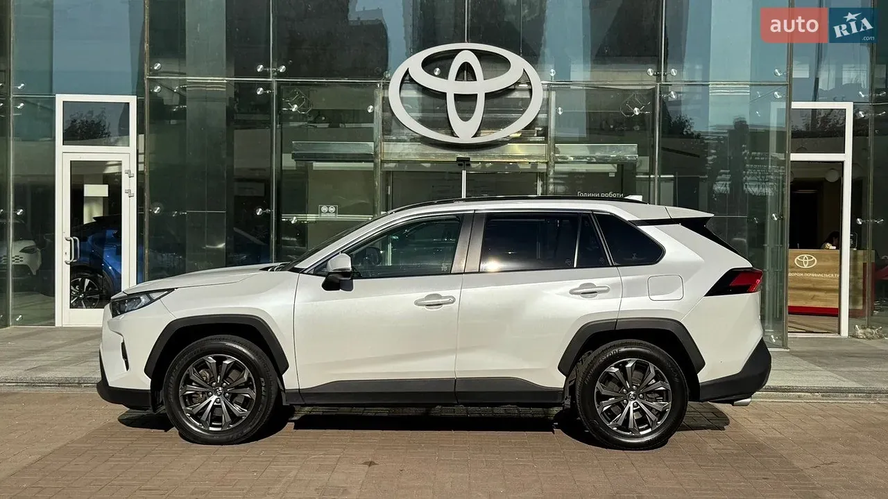Toyota Rav4 2023 photo 3