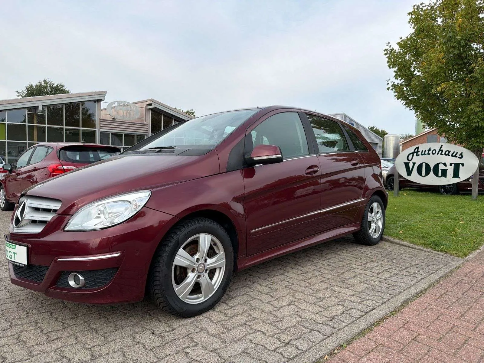 Mercedes-Benz B 200