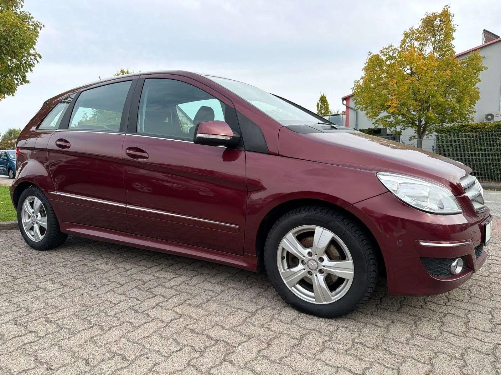 Mercedes-Benz B 200 2011 photo 3