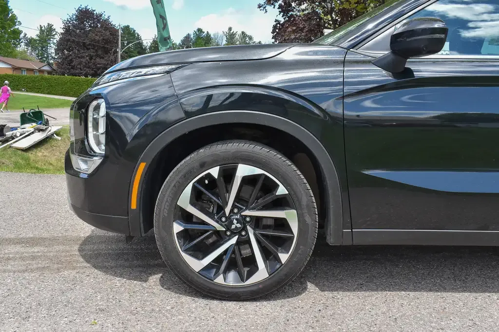 Mitsubishi Outlander 2023 photo 3