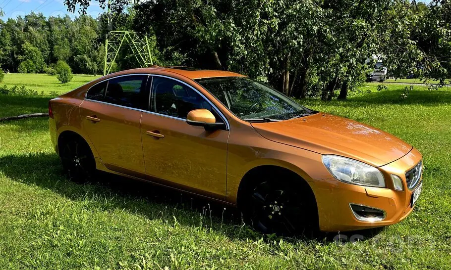 Volvo S60 2010 photo 2