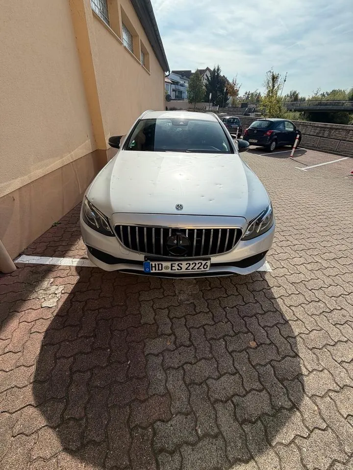 Mercedes-Benz E220