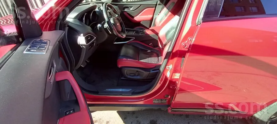Jaguar F-Pace 2016 photo 5
