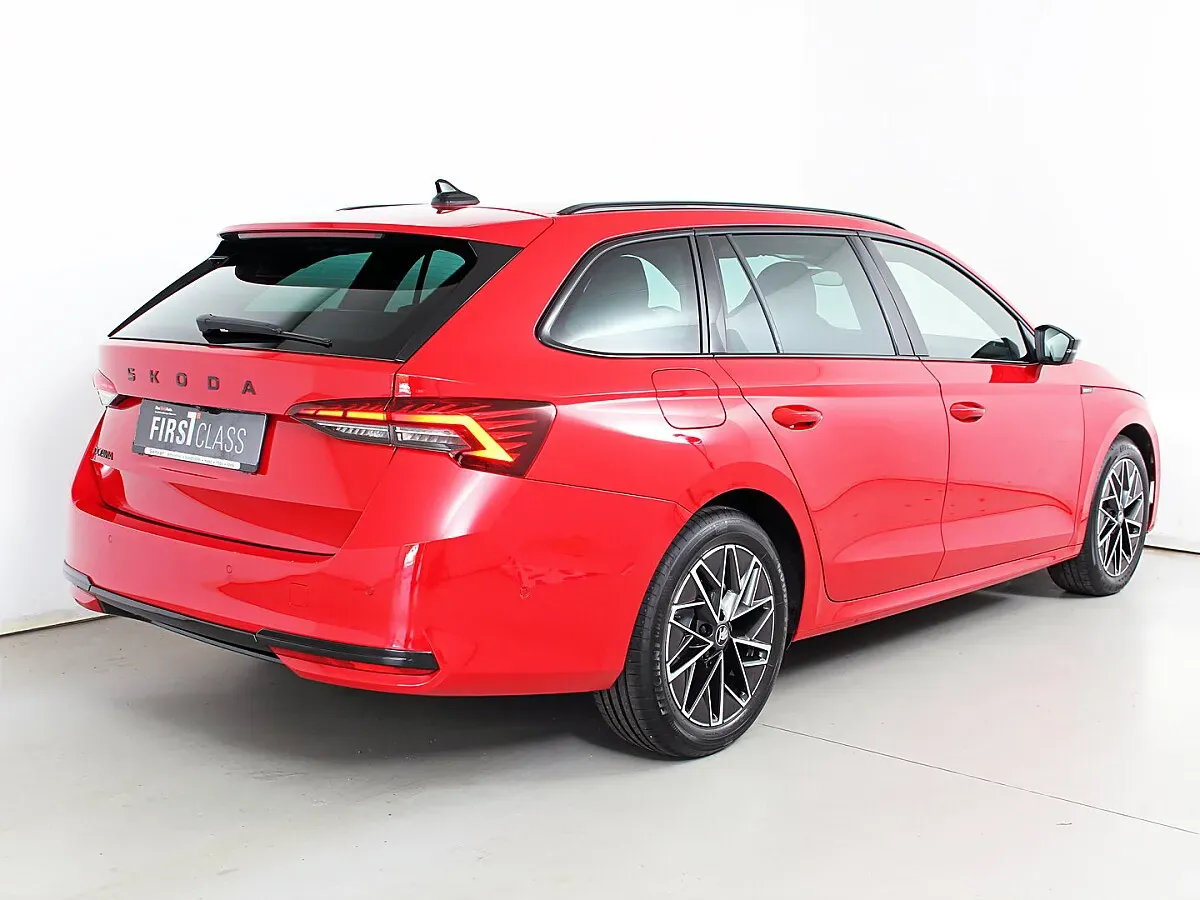 Skoda Octavia 2025 photo 2