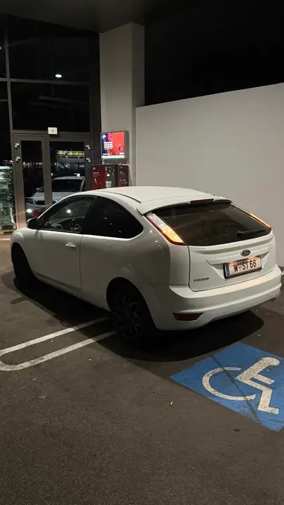 Ford Focus 2009 photo 3