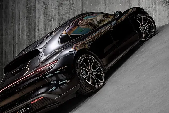 Porsche Taycan 2023 photo 3