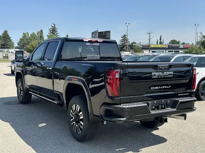 GMC Sierra 3500Hd 2026 photo 4