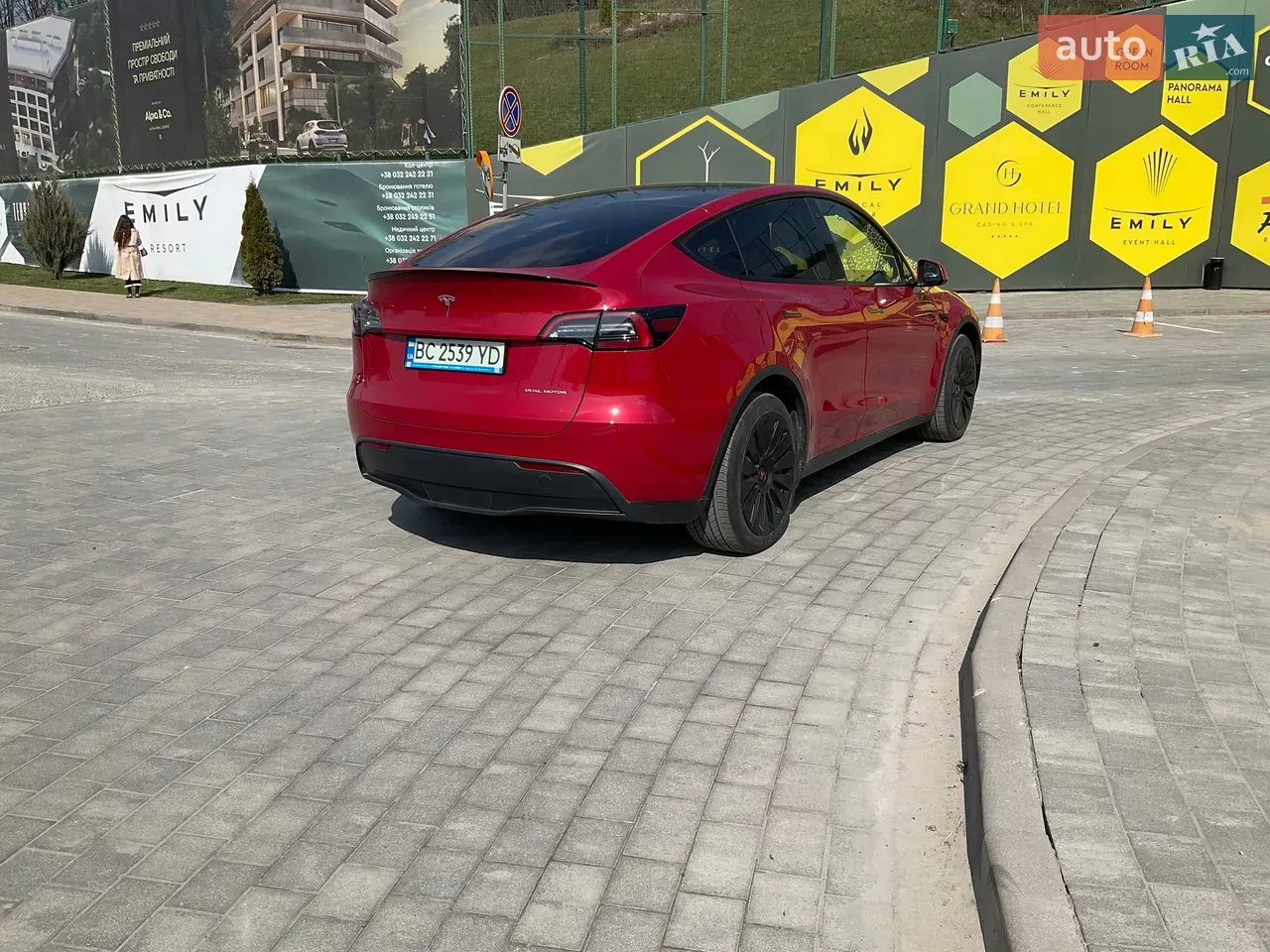 Tesla Model Y 2023 photo 3