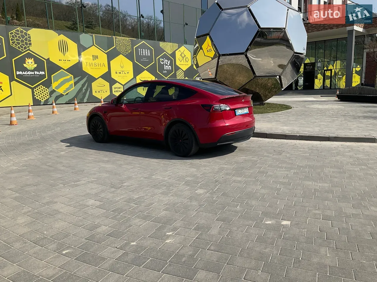 Tesla Model Y 2023 photo 5