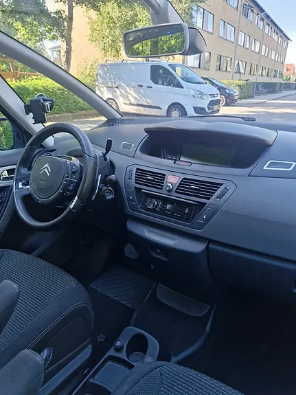 Citroen Grand C4 Picasso 2010 photo 5