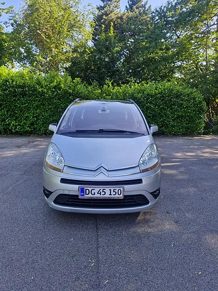 Citroen Grand C4 Picasso 2010 photo 2