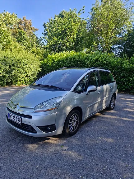 Citroen Grand C4 Picasso 2010 photo 3