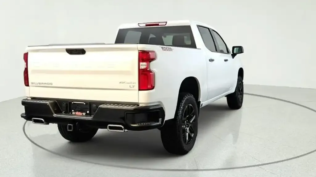 Chevrolet Silverado 1500 2026 photo 3
