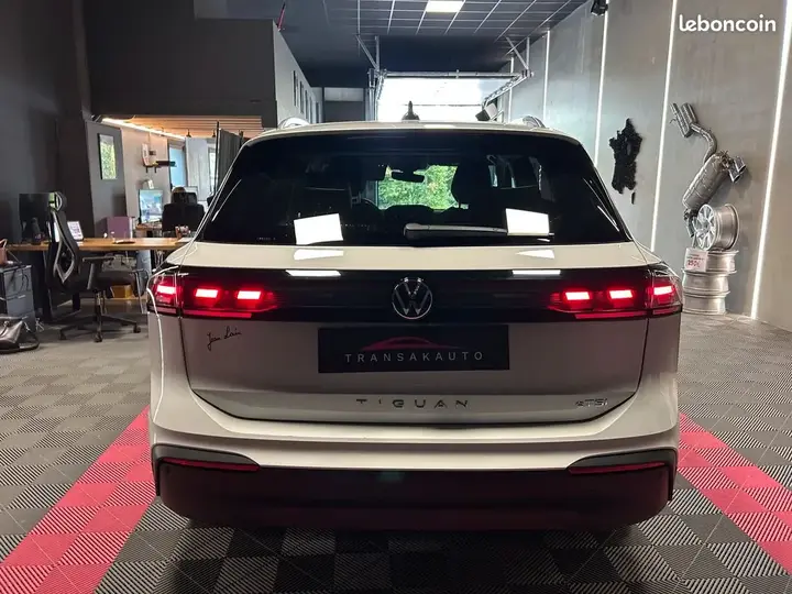 Volkswagen Tiguan 2024 photo 4