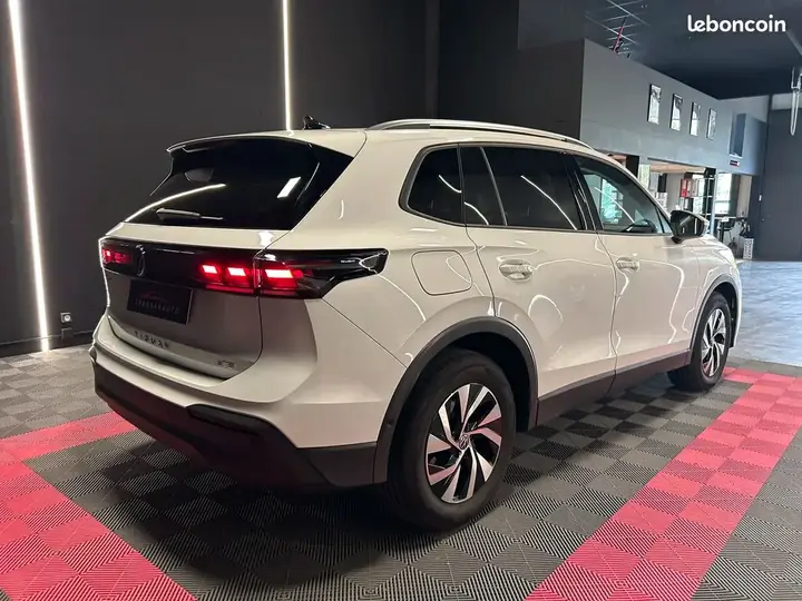 Volkswagen Tiguan 2024 photo 3