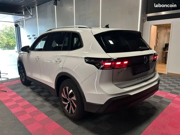 Volkswagen Tiguan 2024 photo 5