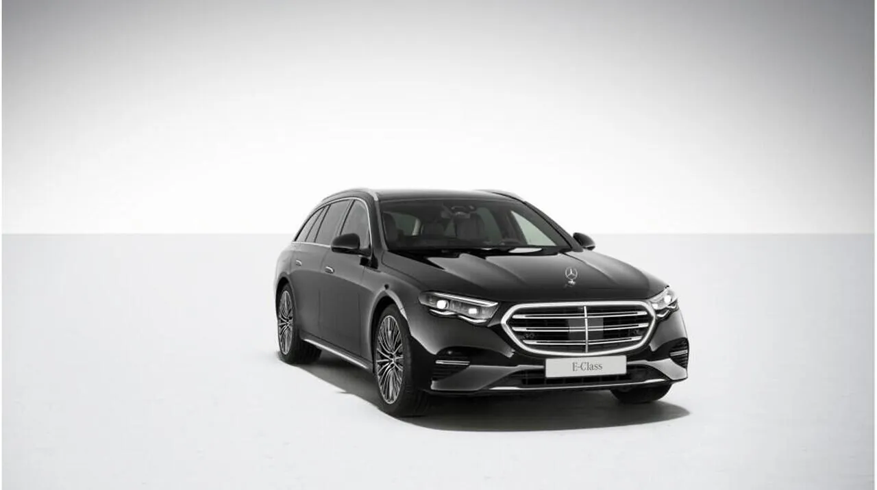 Mercedes-Benz E-Class photo 2