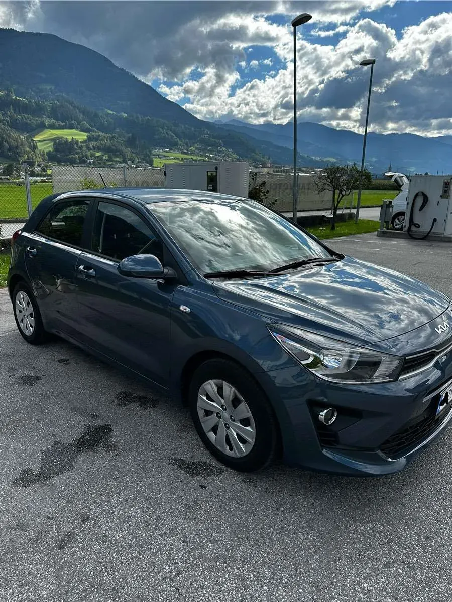 Kia Rio 2023 photo 2