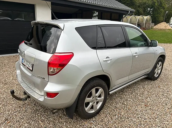 Toyota Rav4 2010 photo 3