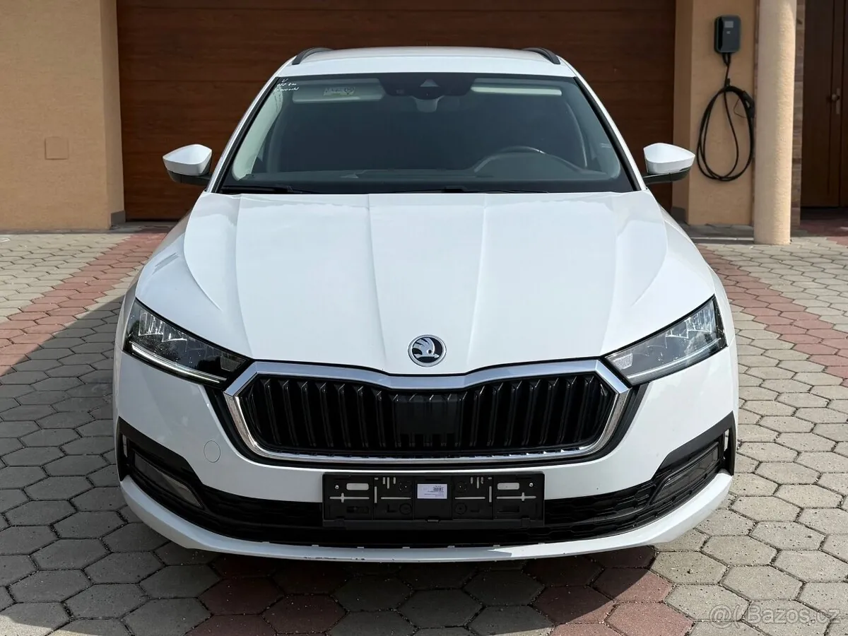 Skoda Octavia 2022 photo 2