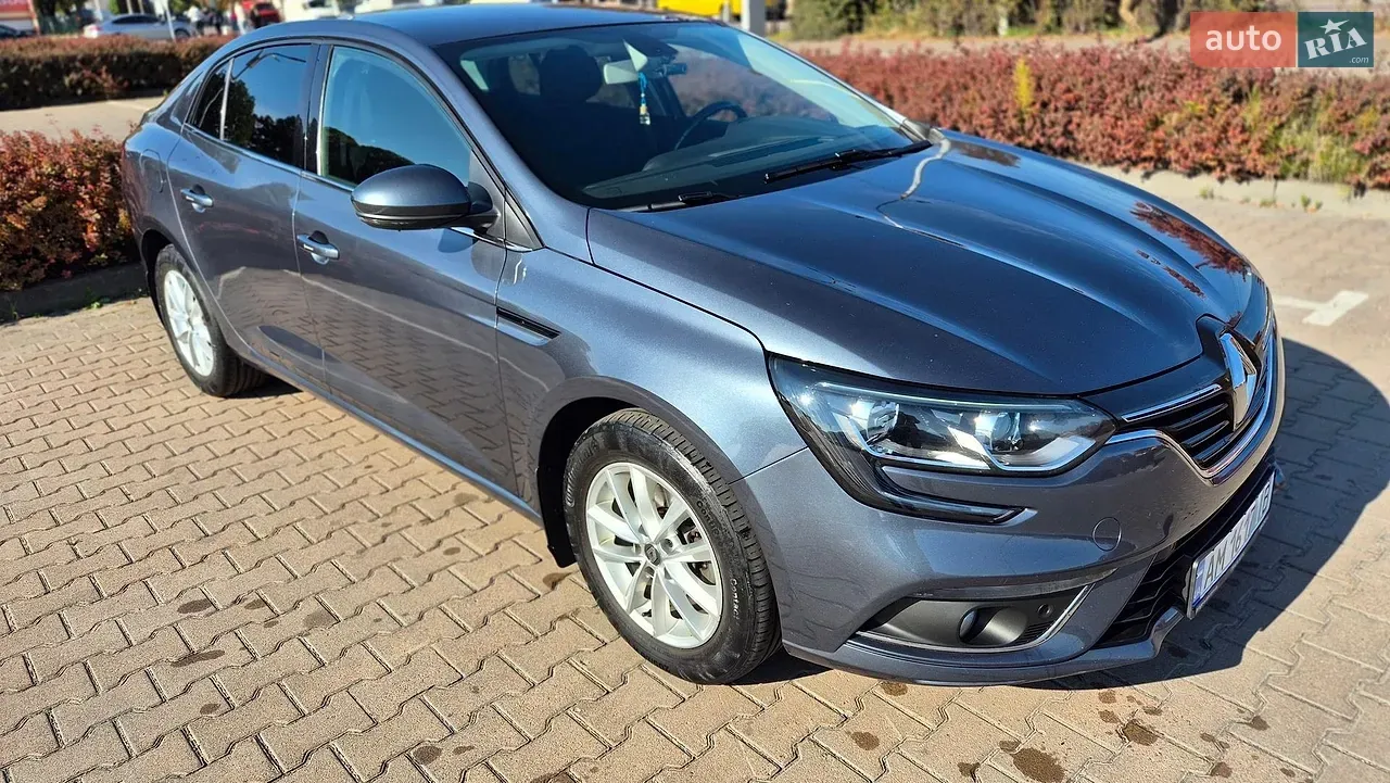 Renault Megane 2019 photo 2