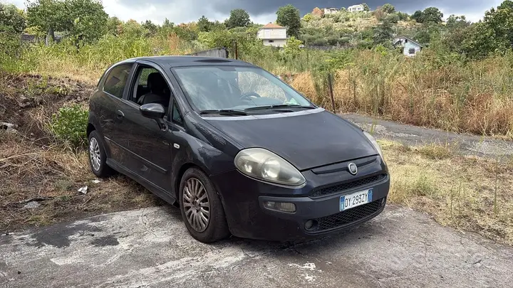 Fiat Punto Evo 2011 photo 3