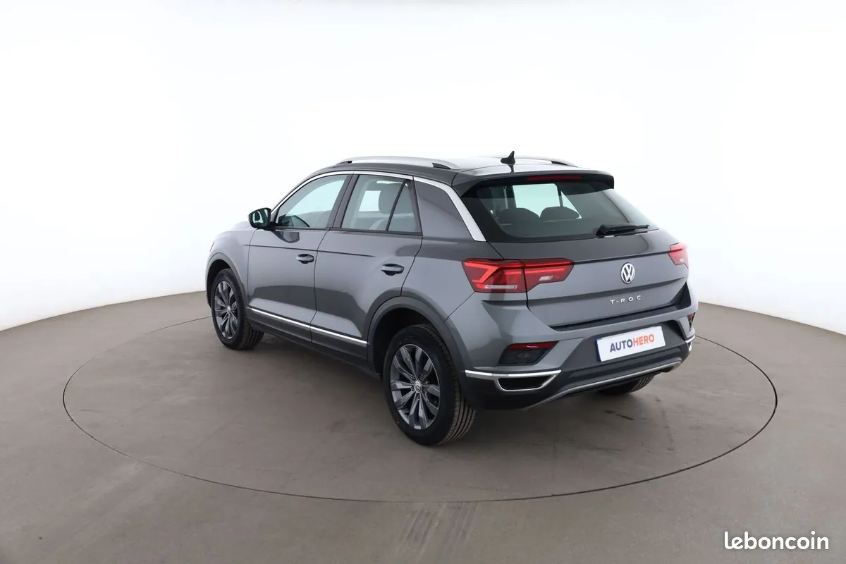 Volkswagen T-Roc 2020 photo 2