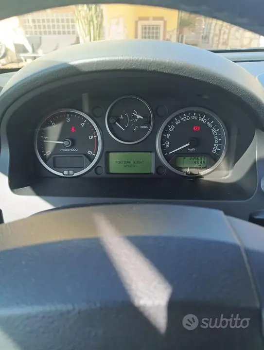 Land Rover Freelander 2011 photo 5