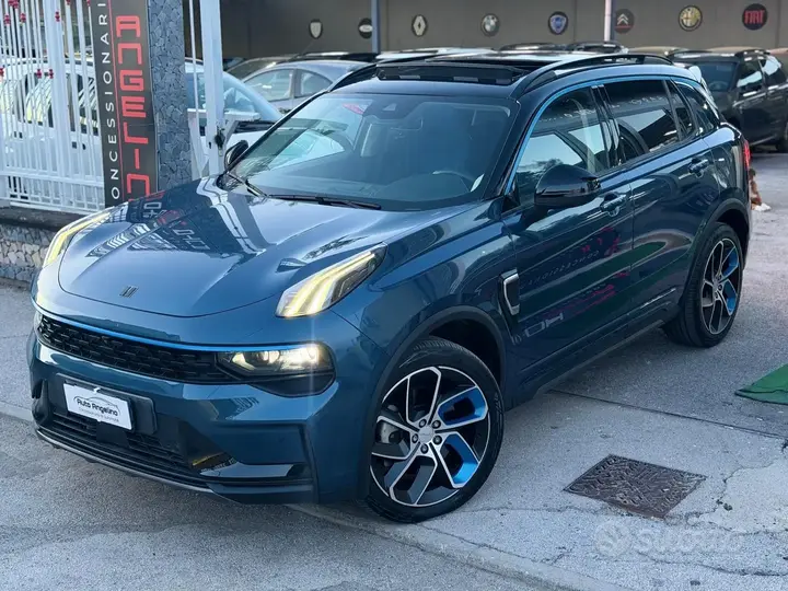 Lynk & Co 01