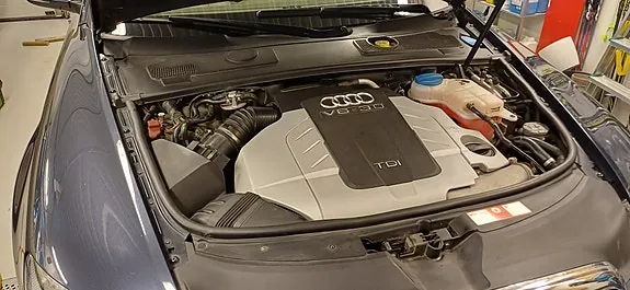 Audi A6 2010 photo 4