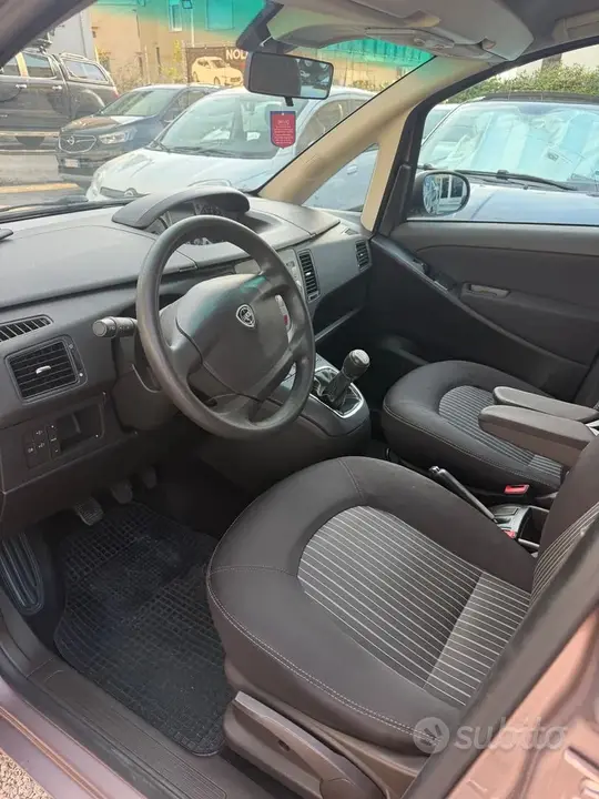 Lancia Musa 2011 photo 5