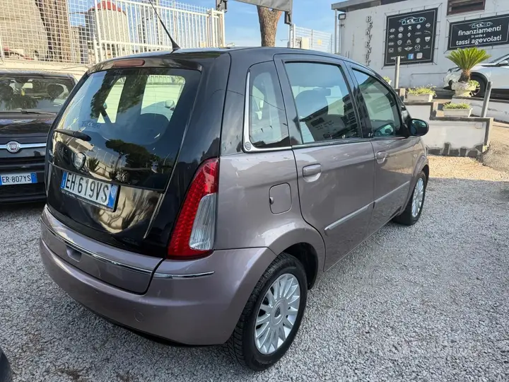 Lancia Musa 2011 photo 4