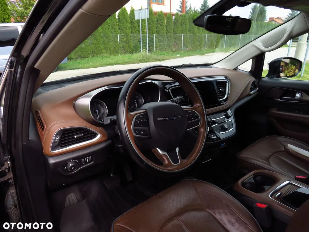 Chrysler Pacifica 2016 photo 2