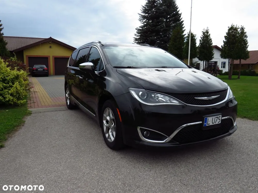 Chrysler Pacifica 2016 photo 3