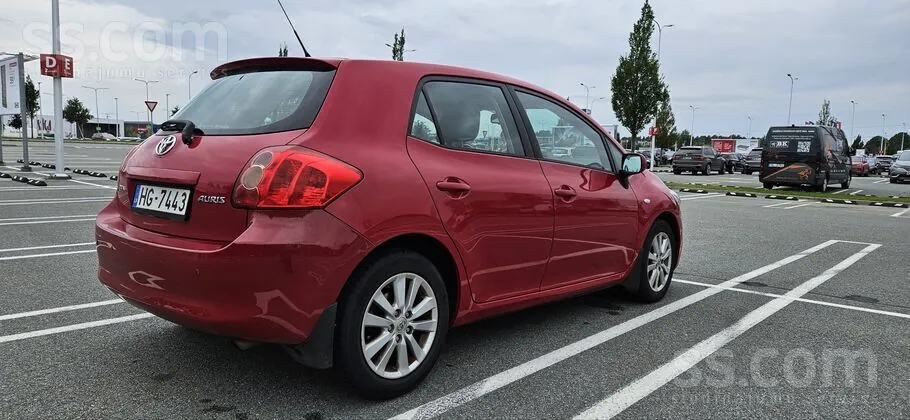 Toyota Auris 2009 photo 3