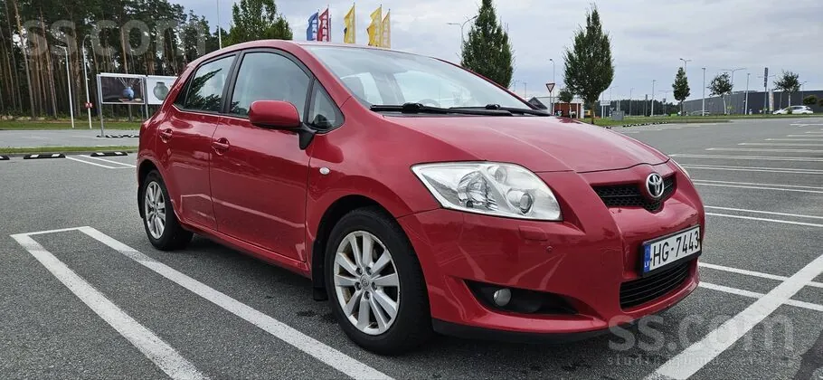 Toyota Auris 2009 photo 2