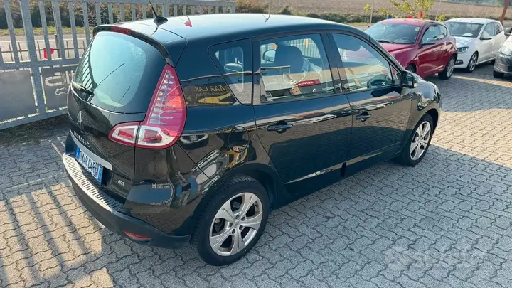 Renault Scenic 2012 photo 5
