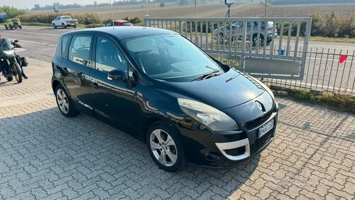 Renault Scenic 2012 photo 4
