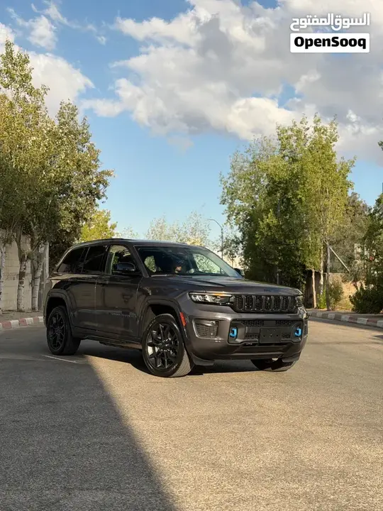 Jeep Grand Cherokee 2023 photo 2