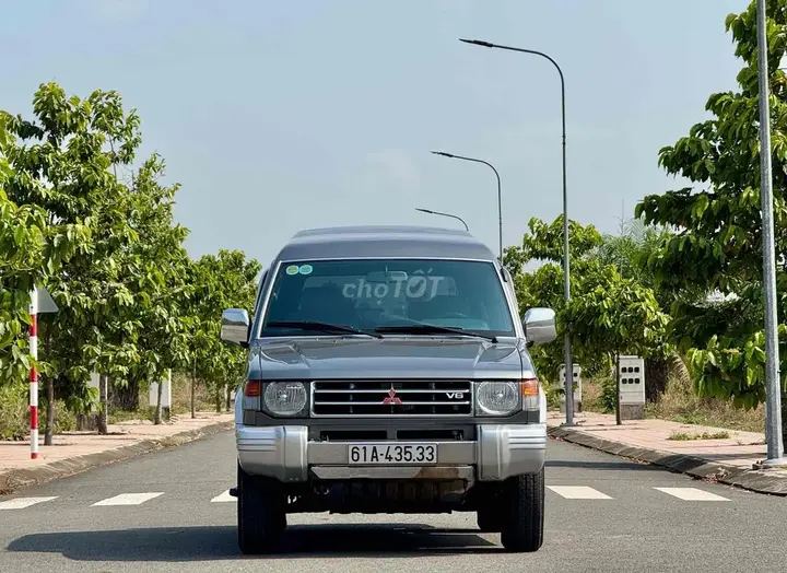 Mitsubishi Pajero 2004 photo 2