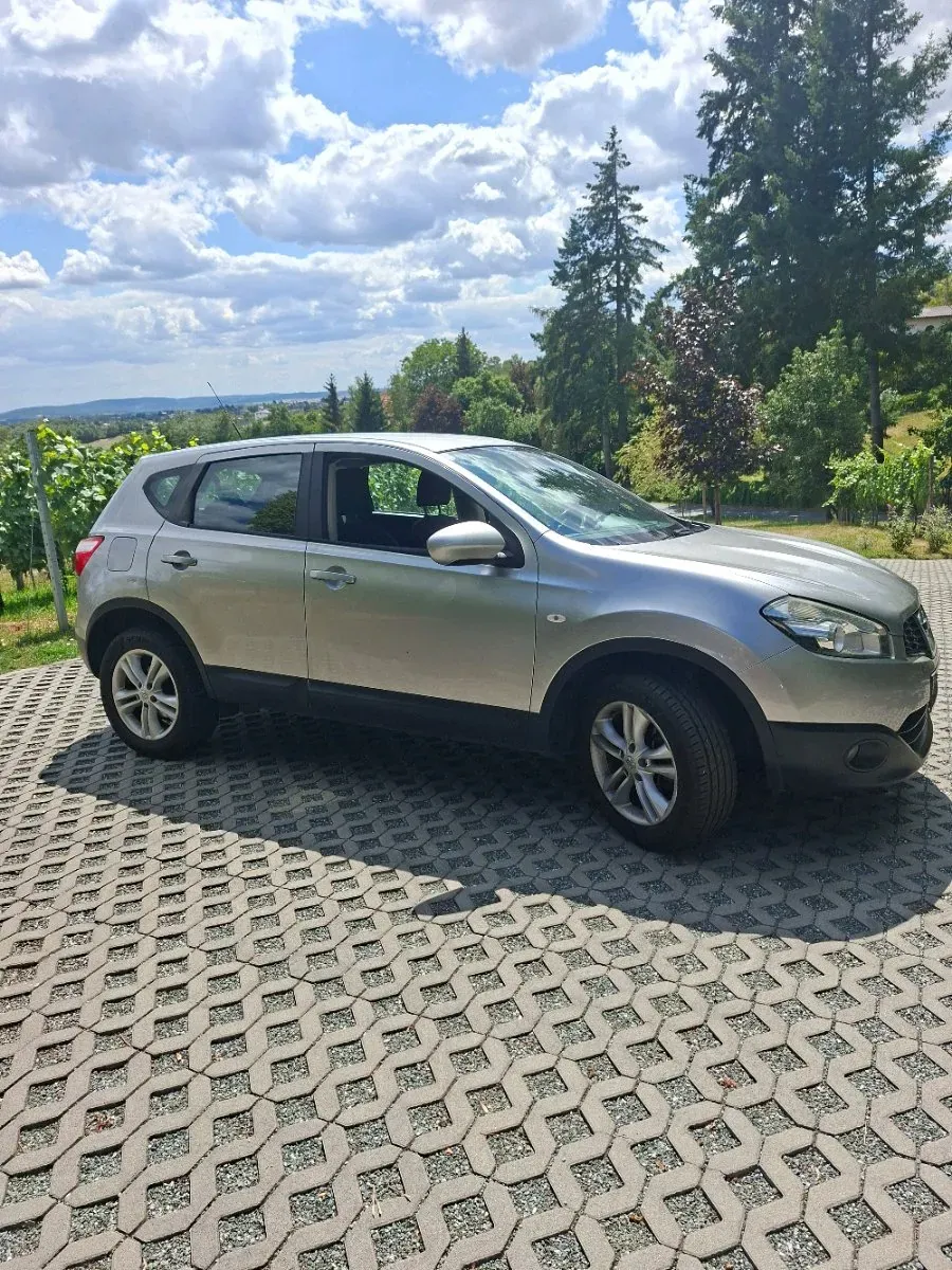 Nissan Qashqai 2010 photo 2