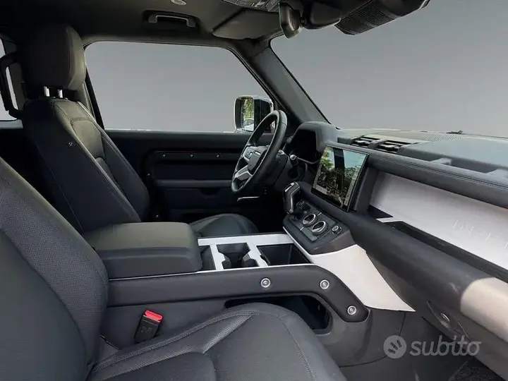 Land Rover Defender 2025 photo 3
