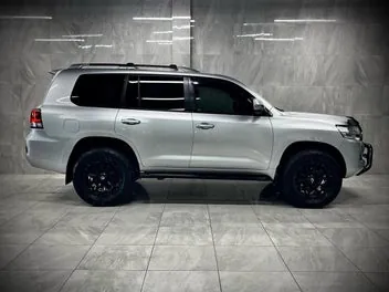 Toyota Land Cruiser 2018 photo 3