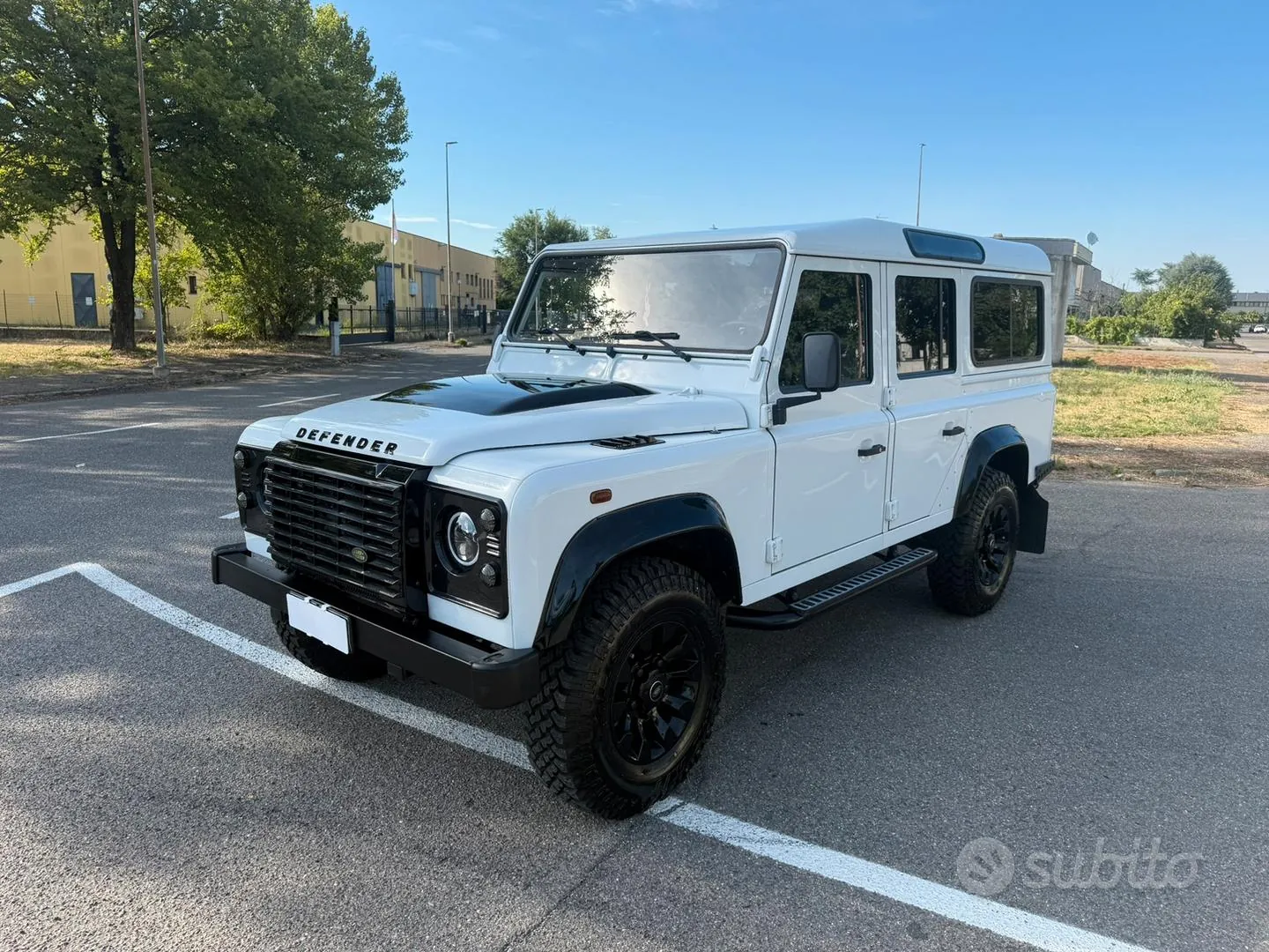 Land Rover Defender