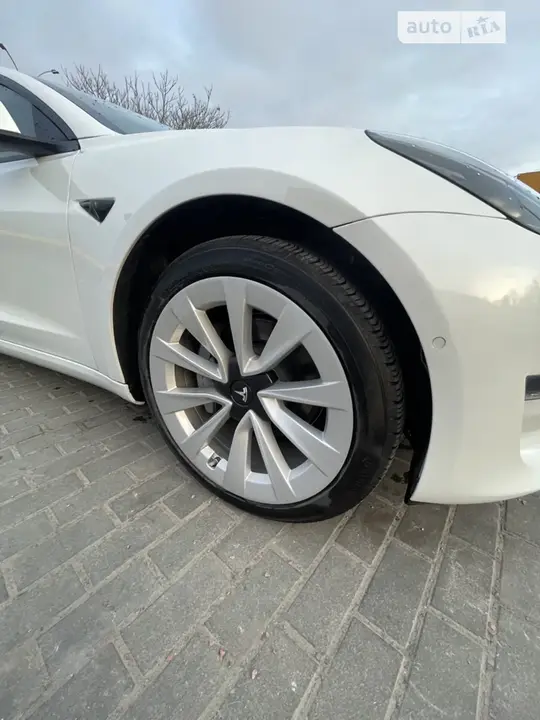 Tesla Model 3 2022 photo 3