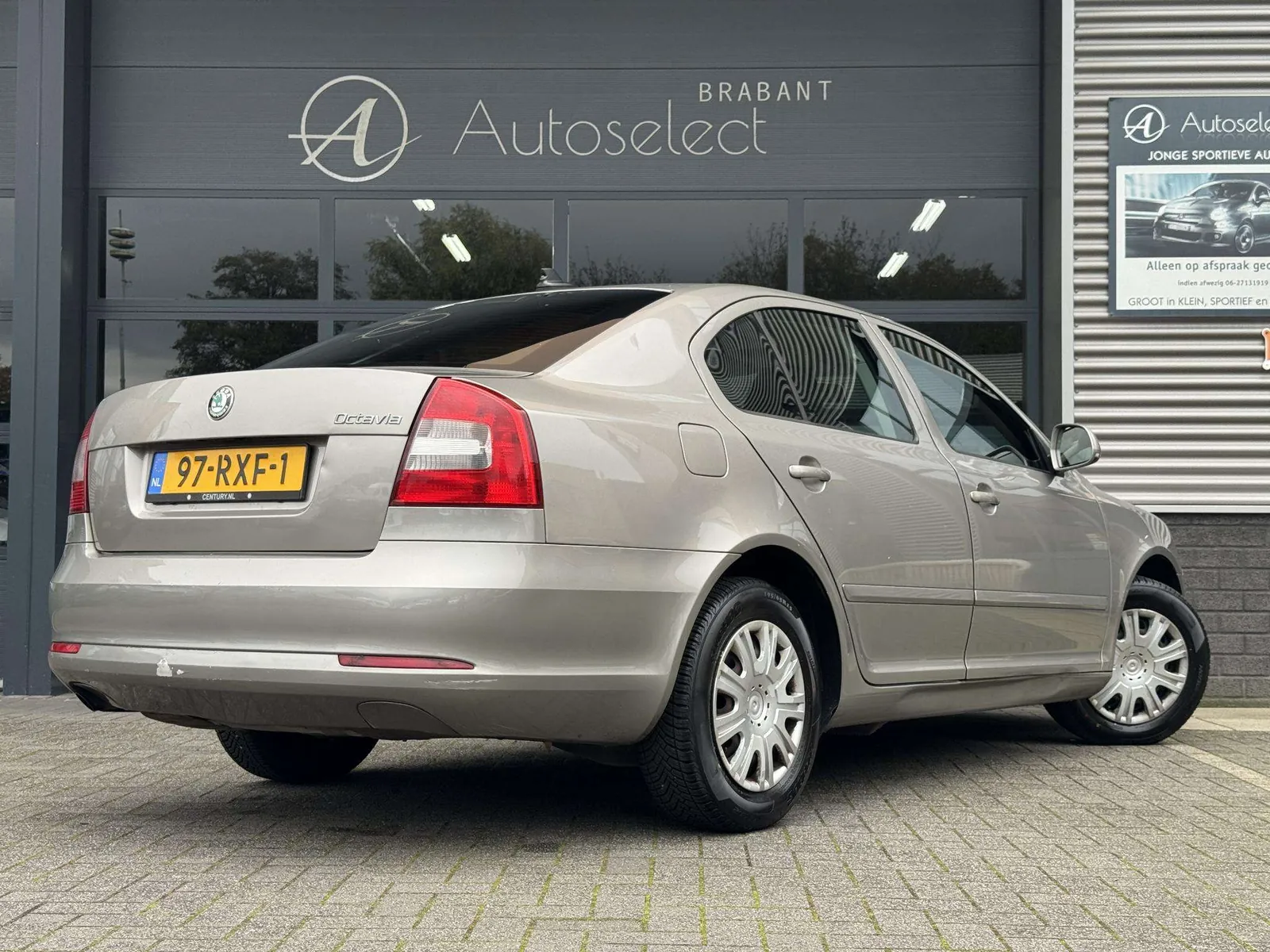 Skoda Octavia 2011 photo 3
